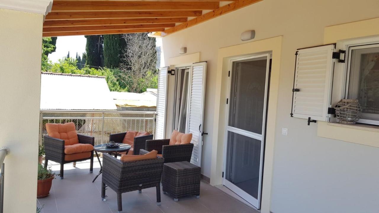 Casa Loukia Apartment Gastouri  ภายนอก รูปภาพ