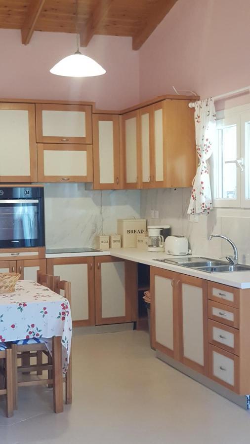 Casa Loukia Apartment Gastouri  ภายนอก รูปภาพ